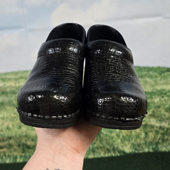 Sanita | Professional Genuine Patent Leather Snake Scale Clogs -Black- Size EU36 - Picture 9 of 15